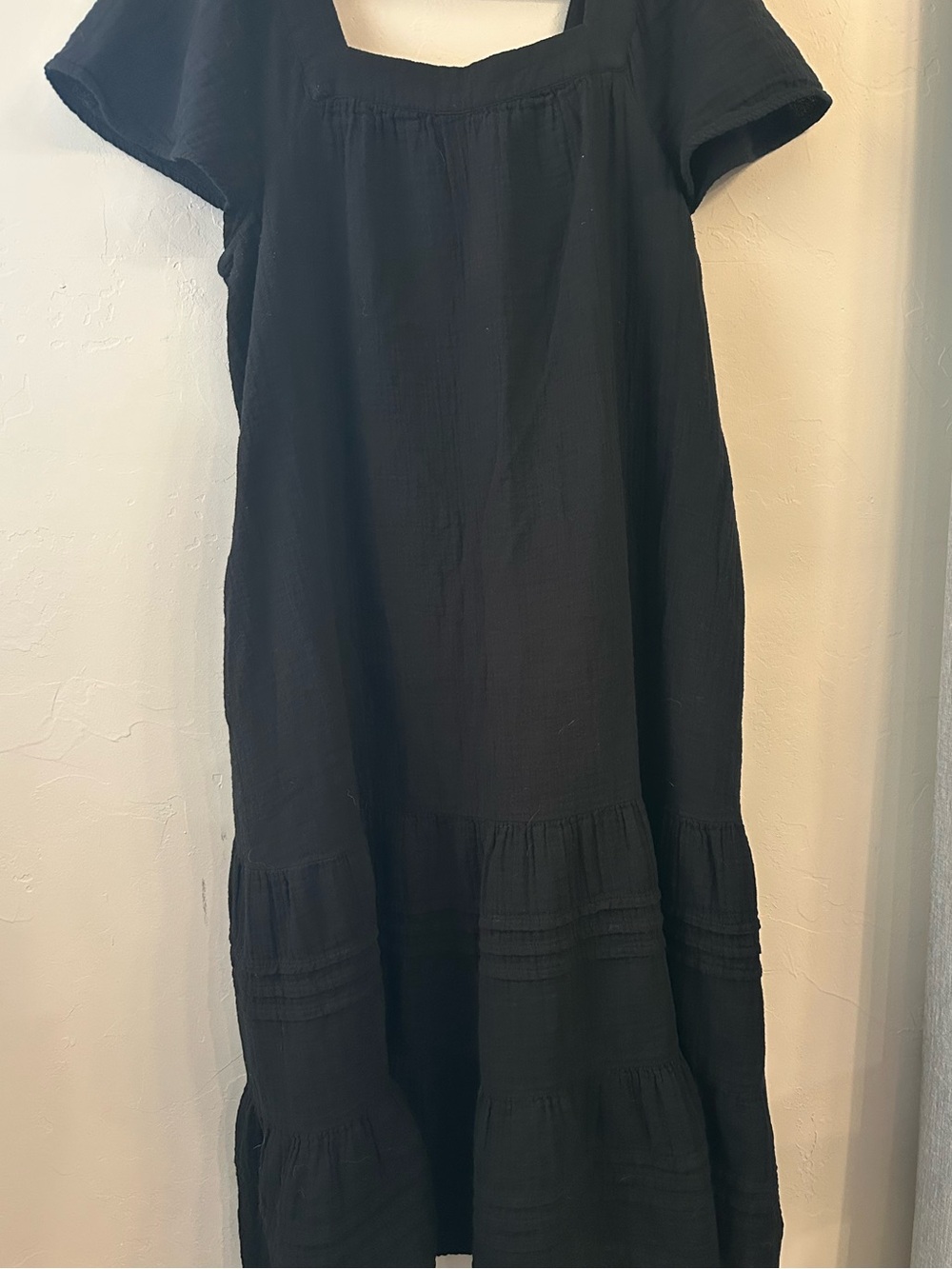 Sonoma Black Square Neck Tiered Tiered Midi Dress with Crinkle Cotton
